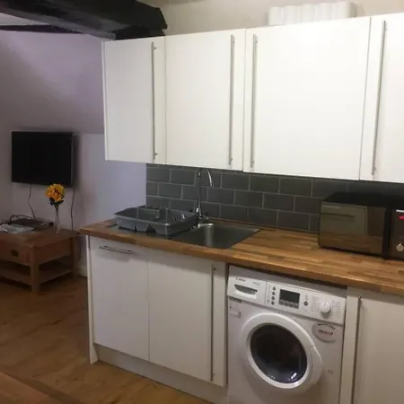 Apartment Modern 1 Bedroom In Central